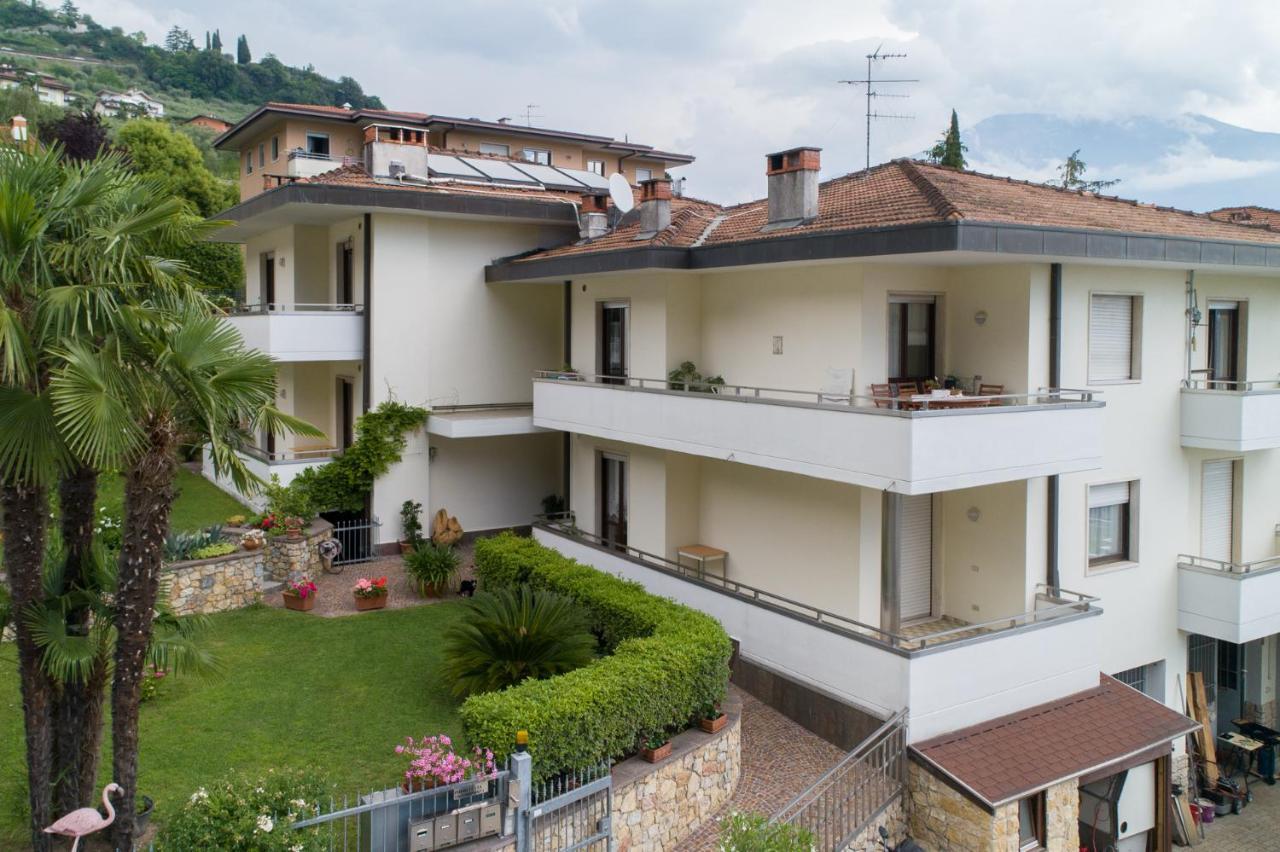 Apartments Leonardi ริวาเดลการ์ดา ภายนอก รูปภาพ
